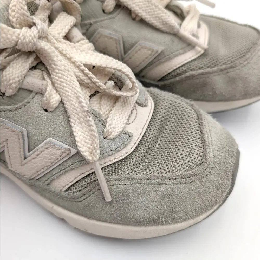 New Balance 997R Sneaker Shoes Little Kids' Olivine Linen Size US13.5 EU32
